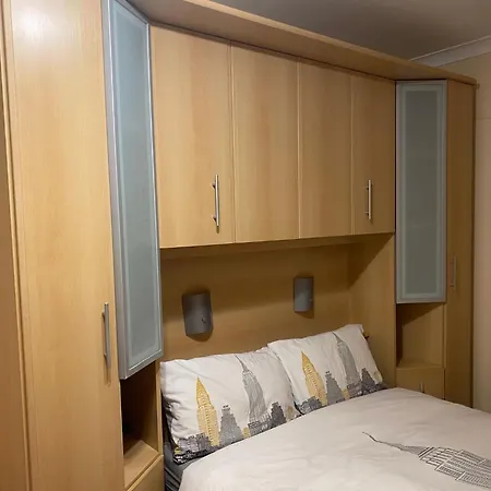 Charming 4-Bedroom Apartment In East London - Perfect City Getaway